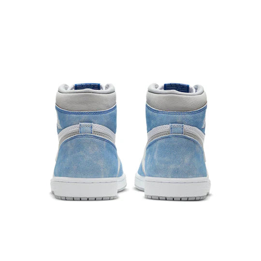 Air Jordan 1 Retro High OG 'Hyper Royal Light Smoke Grey'