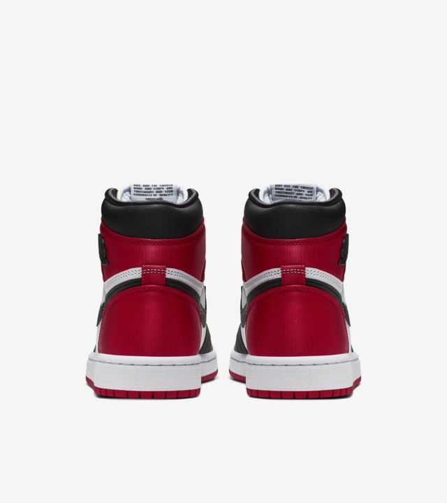 Air Jordan 1 Retro 'Black Toe'