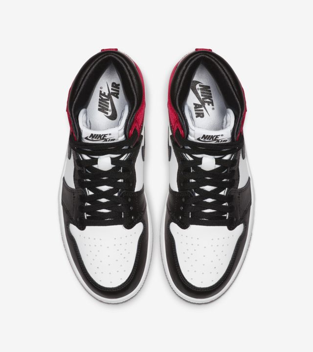 Air Jordan 1 Retro 'Black Toe'